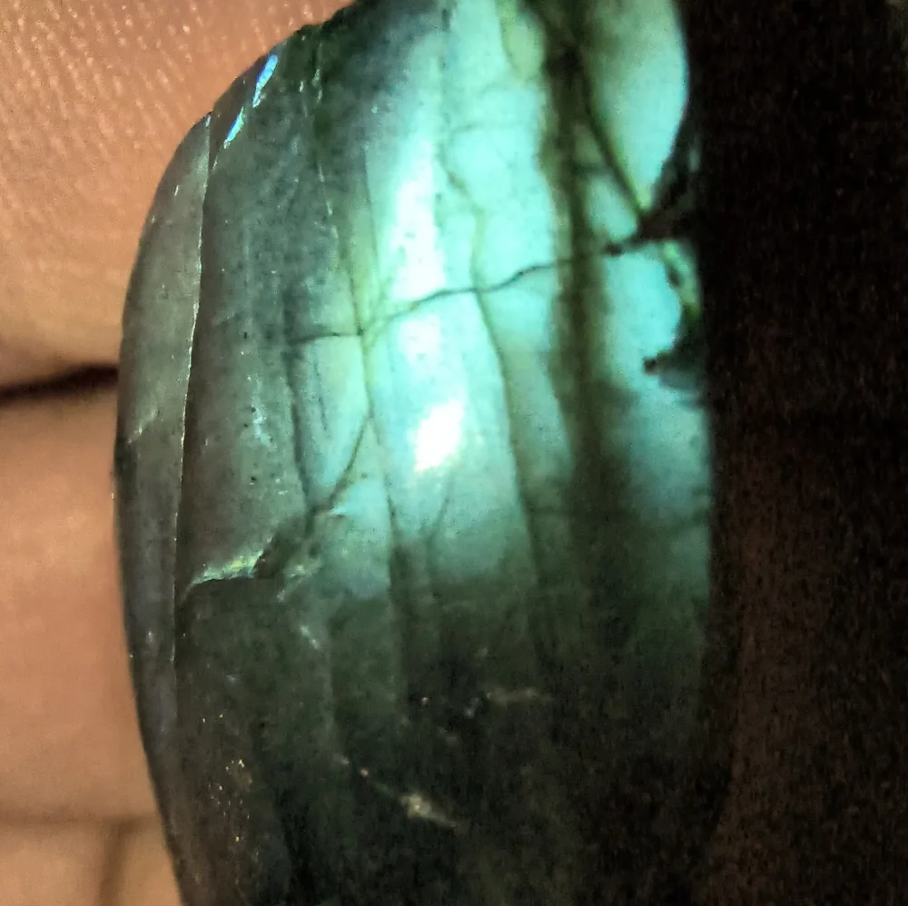 Labadorite - Picture 4 of 6
